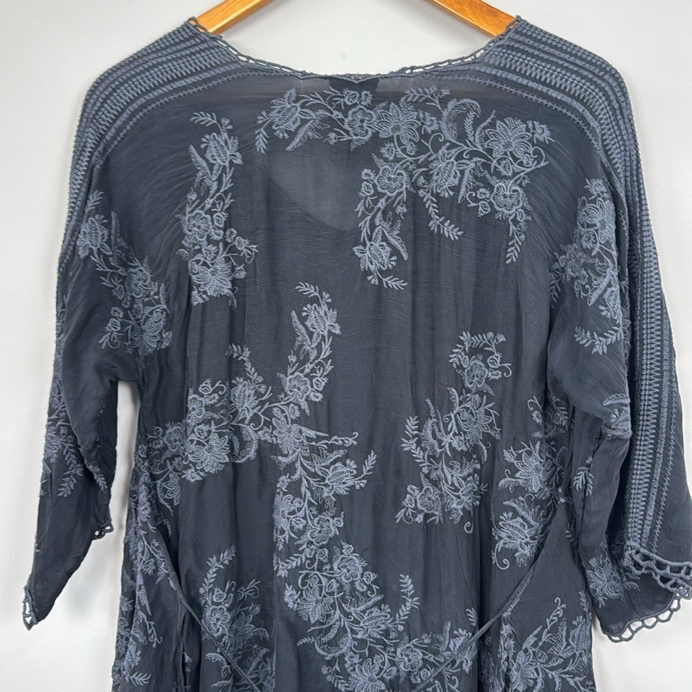 Johnny Was Leaf Garden Embroidered Toe Back Shark Bite Tunic. Size Small. - Picture 9 of 12